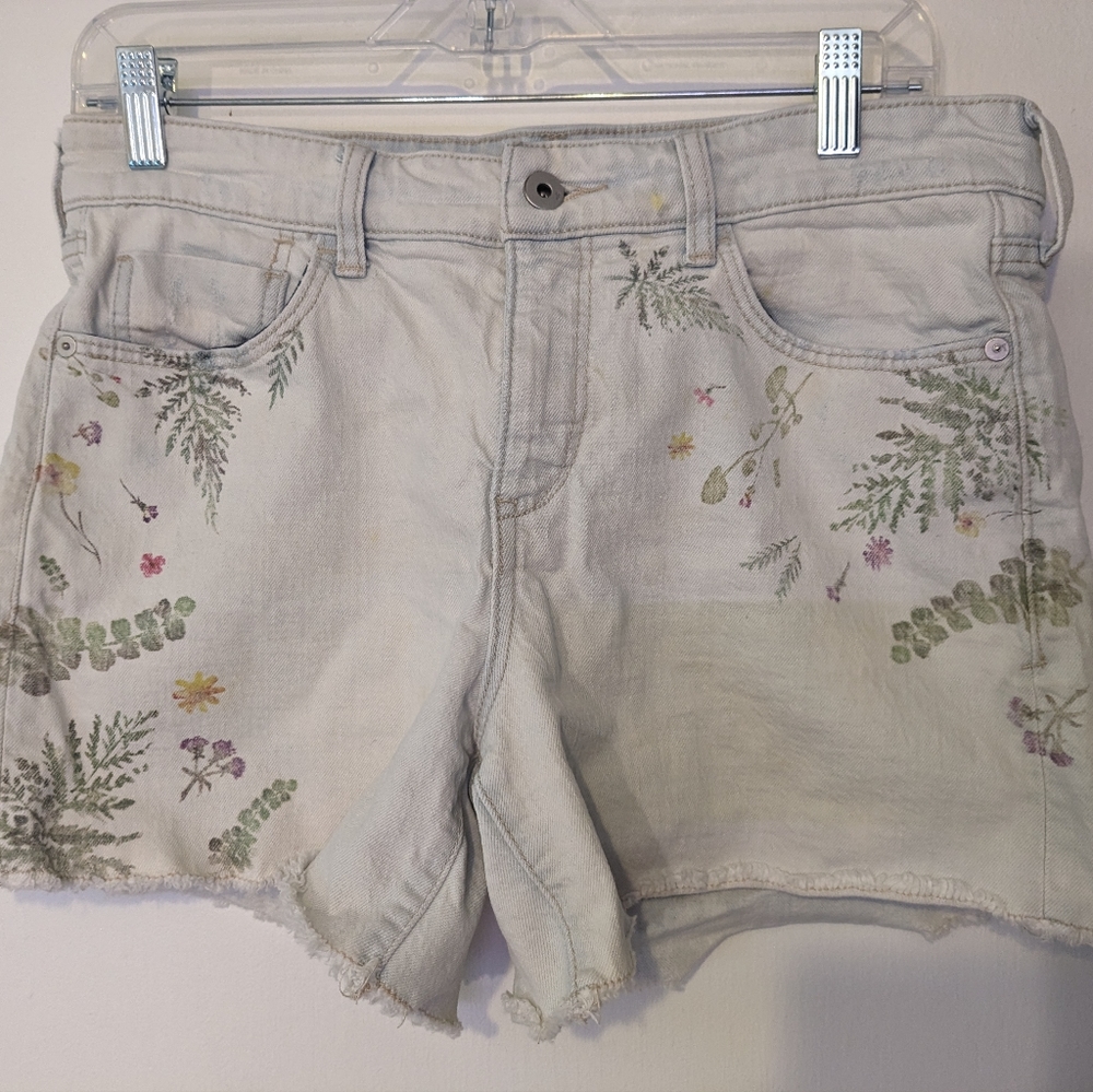 Anthropologie size 28 printed floral denim shorts